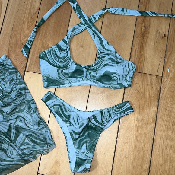 Green bikini with mesh bottom cover up - Picture 5 of 7